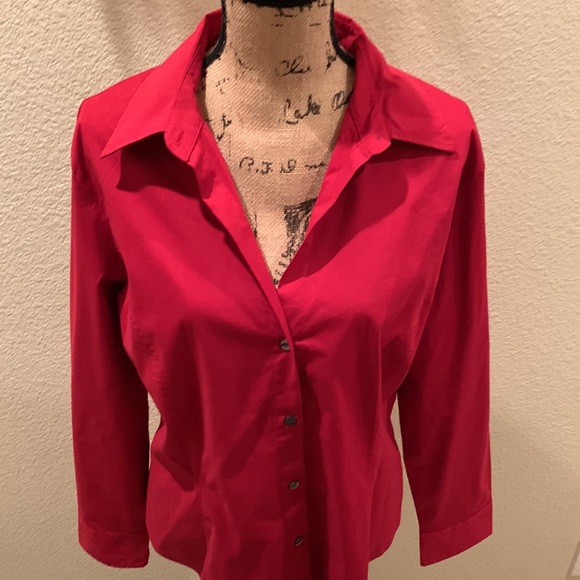 Women’s New York & Co Collar Button Down Long Sleeve Top - Picture 3 of 9